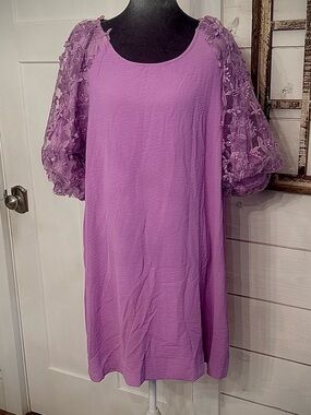 Umgee Lavender Scoop Neck Shift Dress with Floral Lace Puff Sleeves